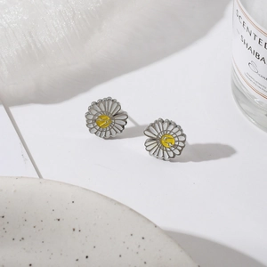 Elegant daisy stud earrings in silver stainless steel with white and yellow enamel finish
