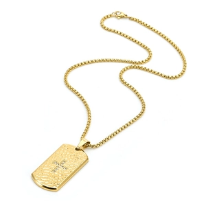 Détails du pendentif croix dorée avec finition martelée et incrustation de cristaux brillants
