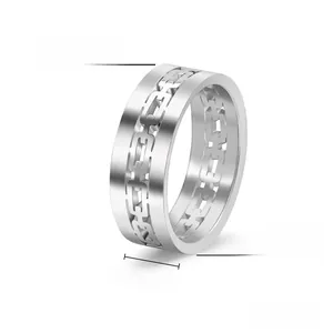 Detail shot of hollow cuban link chain ring in silver steel with 7.5mm width and 5.5g weight