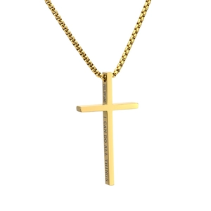 Collier avec pendentif croix en acier titane doré avec gravure sur une chaîne box