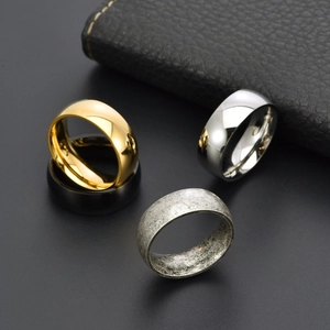 Anillos clásicos de 8mm de acero inoxidable para hombre en oro, plata, negro y plata vieja