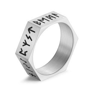 Bague hexagonale en acier titane brossé avec gravures de runes vikings nordiques pour hommes