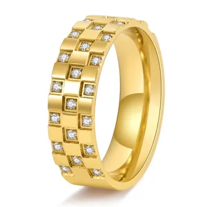 Bague en Acier Titane Damier Incrusté de Zirconia pour Hommes Femmes Plaqué Or 18K Anneau Large Géométrique Bijoux Cadeau