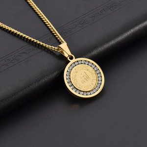 18K gold plated stainless steel round pendant with Arabic calligraphy and zircon stones