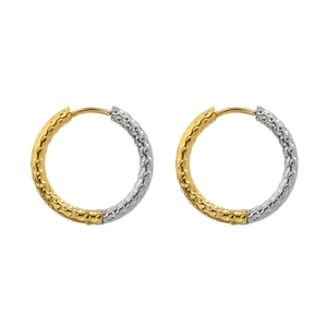Créoles bicolores en acier inoxydable martelé avec finitions or 18 carats et argent