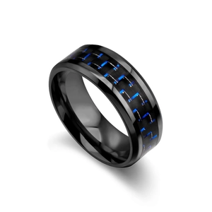 Bague polie en acier inoxydable noir avec incrustation en fibre de carbone bleue