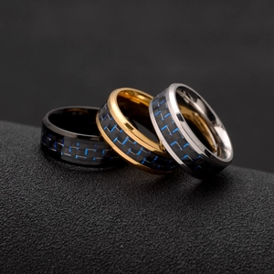 Macro de bagues en fibre de carbone 8mm noires, dorées et argentées avec motif bleu