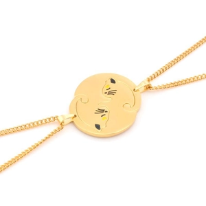Collier puzzle chat tendance en acier titane doré pour couples sur fond blanc
