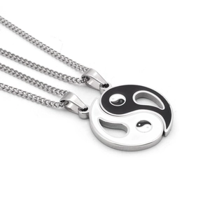 Collier Pendentif Tai Chi Yin Yang en Acier Titane Vintage pour Couples Bijoux de Chaîne de Clavicule Bagua en Émail de Style Ethnique