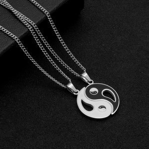 Colliers avec pendentif Yin Yang Tai Chi vintage en acier inoxydable et chaîne argentée