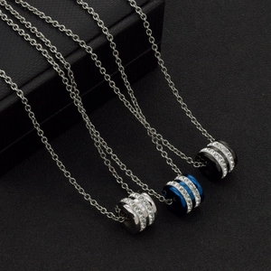 Collier en acier titane avec cristaux à double rangée en argent, bleu et noir