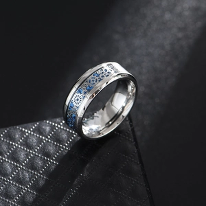 Bague en acier inoxydable pour homme avec fibre de carbone bleue et engrenages