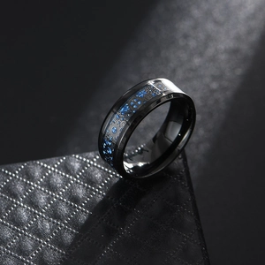 Bague steampunk en fibre de carbone et acier inoxydable noir poli pour hommes