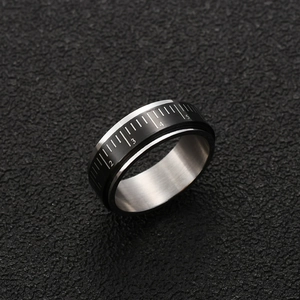 Anello righello girevole minimalista in acciaio inossidabile nero e argento per uomo e donna