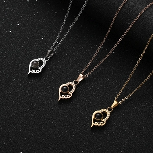 Colliers cœur de projection en argent, or et or rose avec détails en zircon