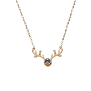 Collier élégant en or rose avec bois de renne, pierre de projection et zircones
