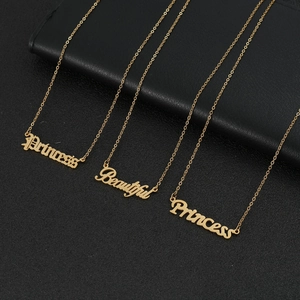 Colliers prénom en acier inoxydable doré avec pendentifs Princess et Beautiful sur chaîne fine