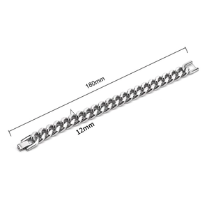 Bracelet gourmette poli pour homme avec détails de 180mm de long et 12mm de large