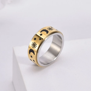 Bague rotative minimaliste en acier inoxydable avec motif lune et étoiles dorées