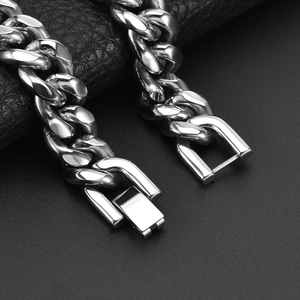 Bracelet gourmette épais pour homme en acier inoxydable argenté poli avec fermoir carré