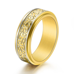 Bague rotative en acier doré brossé avec un insert argenté à motif de nœud celtique