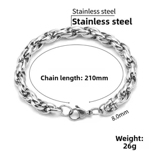 Dettaglio del bracciale a catena in acciaio inossidabile da 8 mm con chiusura a moschettone