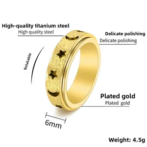 Detail eines 6mm vergoldeten drehbaren Spinner-Rings mit Stern- und Mond-Mustern