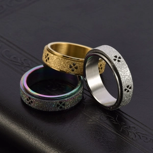 Anelli rotanti in acciaio inossidabile con quadrifoglio satinato in oro, argento e arcobaleno