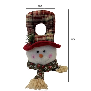Décoration de porte bonhomme de neige en peluche de Noël avec dimensions 18x36cm sur blanc