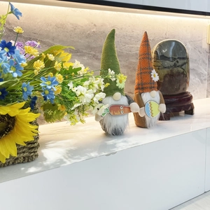 Paaskabouter pluche set met wortel en ei decoraties voor lente interieur decoratie