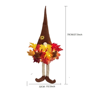 Gnome d'automne lumineux avec feuilles d'érable et tournesol pour décoration murale