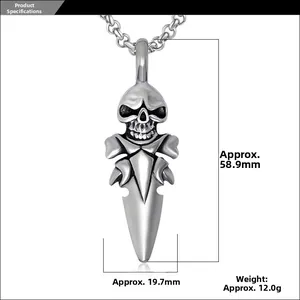 Détails du pendentif flèche crâne avec dimensions 58,9mm sur 19,7mm et poids de 12g