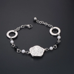 Bracelet Fleur en Acier Titane Élégant Avec Zircone Incrusté de Strass Accents de Künstliche Perles Noires et Blanches Bijoux en Acier Inoxydable Femme
