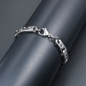 Bracciale punk in acciaio inossidabile a maglie geometriche con chiusura a moschettone