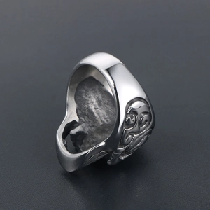 Bague tête de mort polie pour hommes avec gravures de flammes gothiques et style punk