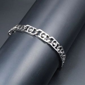 Bracelet à maillons géométriques creux en acier inoxydable de style industriel minimaliste