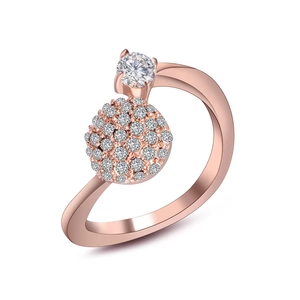 Elegante Anello in Acciaio al Titanio Oro Rosa a Grappolo di Fiori Con Strass Intarsiati Anello di Moda per Donna Gioielli
