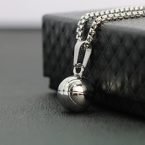 Collier avec pendentif basket 3D en acier inoxydable poli argenté et chaîne à billes