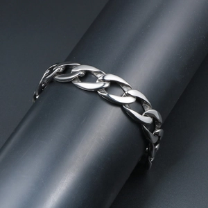 Bracelet gourmette punk argenté pour homme avec finition en acier inoxydable poli