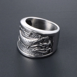 Bague pour homme en acier titane avec motif de dragon en relief et style punk rétro
