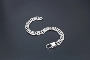 Bracelet à maillons en S en acier titane poli avec fermoir mousqueton sécurisé
