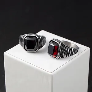 Bagues vintage pour hommes en acier inoxydable avec rubis et zircons noirs sur socles
