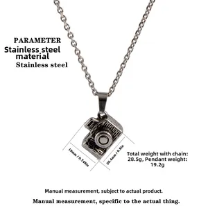 Detailed specs of vintage camera pendant in stainless steel with 19mm x 20.4mm dimensions