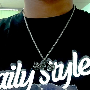 Retro stainless steel motorcycle pendant necklace with vintage silver finish for men