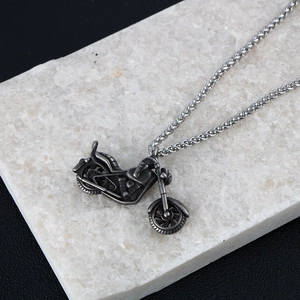 Retro Stainless Steel Motorcycle Pendant Necklace For Men Cool Biker Style Punk Antique Silver Fashion Jewelry Gift