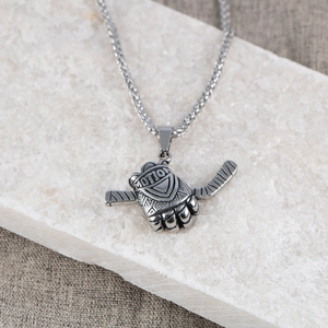 Collier Pendentif Gant de Hockey sur Glace en Acier Inoxydable pour Homme Sportif Vintage Poli MOTION Bijoux