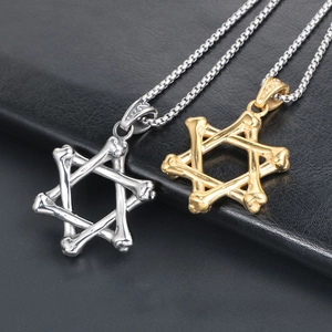 Set collana con ciondolo esagramma osso in argento e oro su pelle nera elegante
