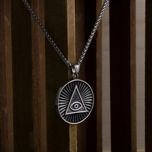 Collier en acier titane vintage avec pendentif mystique œil de la Providence gravé