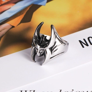 Vintage gothic batman wings ring in silver stainless steel with punk style oxidation