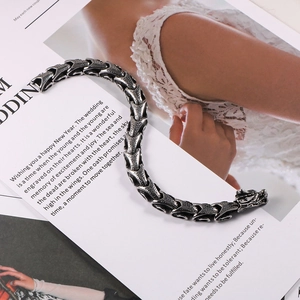 Retro dragon head bracelet in silver stainless steel with dragon scale pattern design
